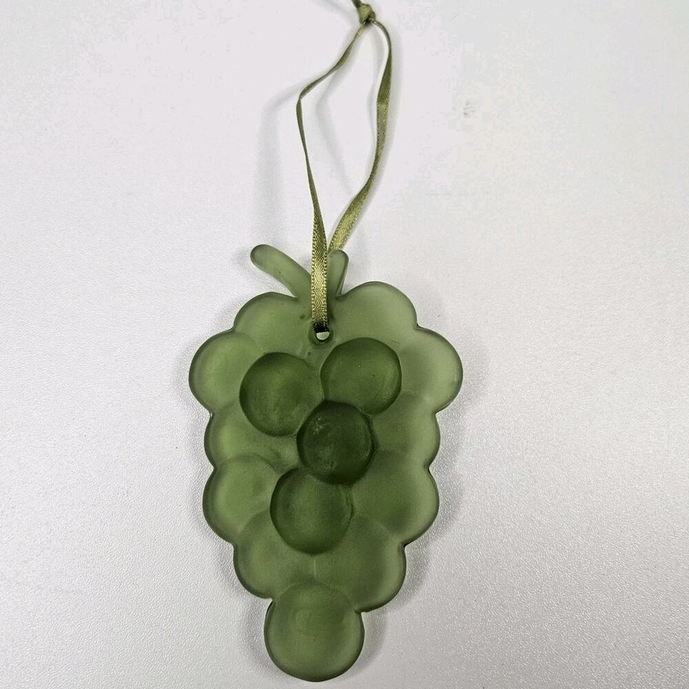 Vintage Frosted Glass Grapes Ornament Green Sun Catcher Decor Christmas